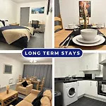 Reading City Centre Spacious High End 1-Bedroom Flat Long Term Stays