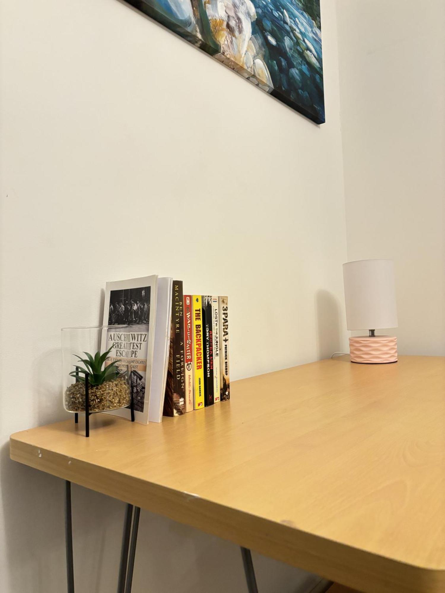 Centre Spacious High End 1-bedroom Flat Long Term Apartment