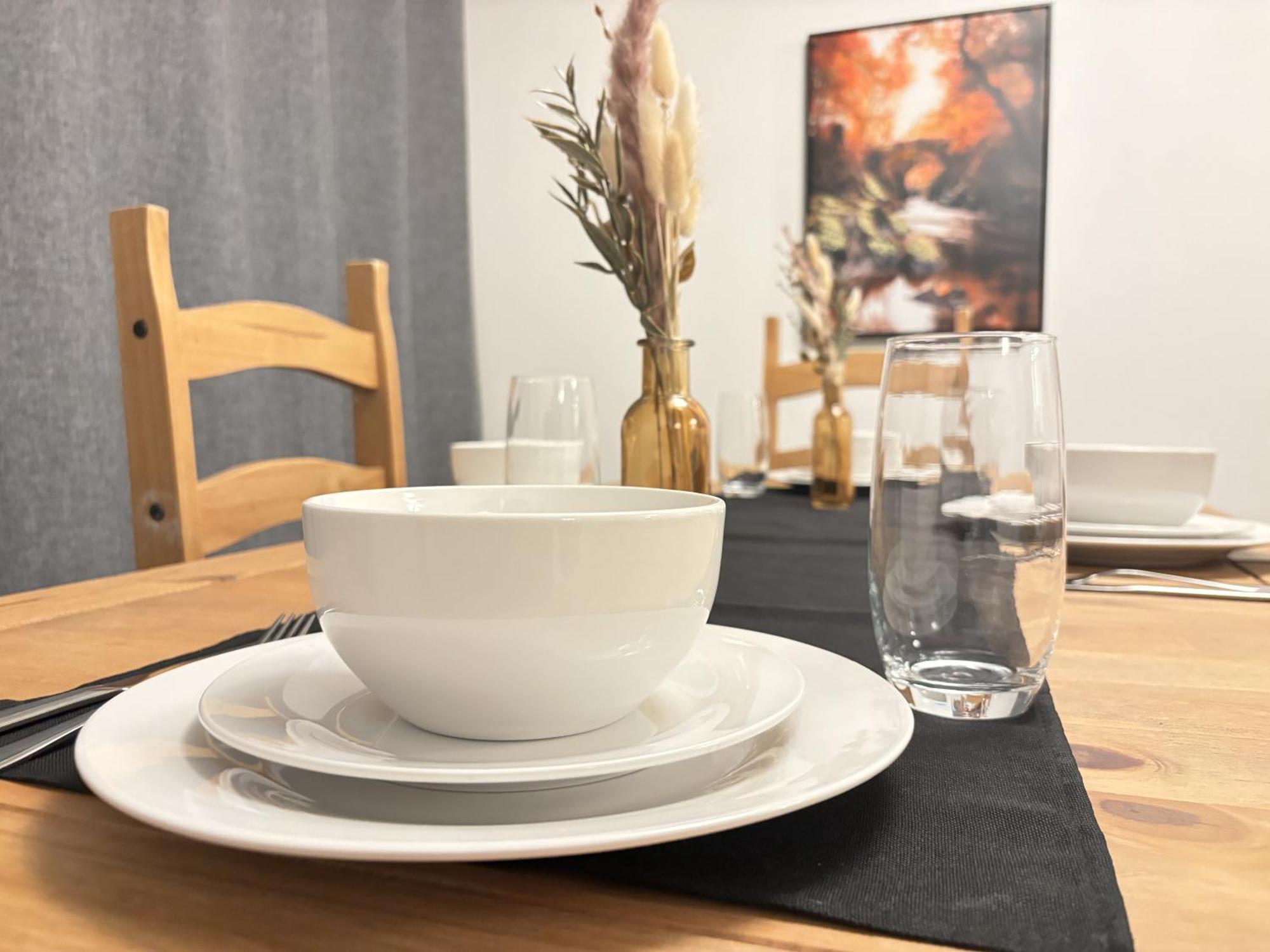 Apartment Centre Spacious High End 1-bedroom Flat Long Term Reading